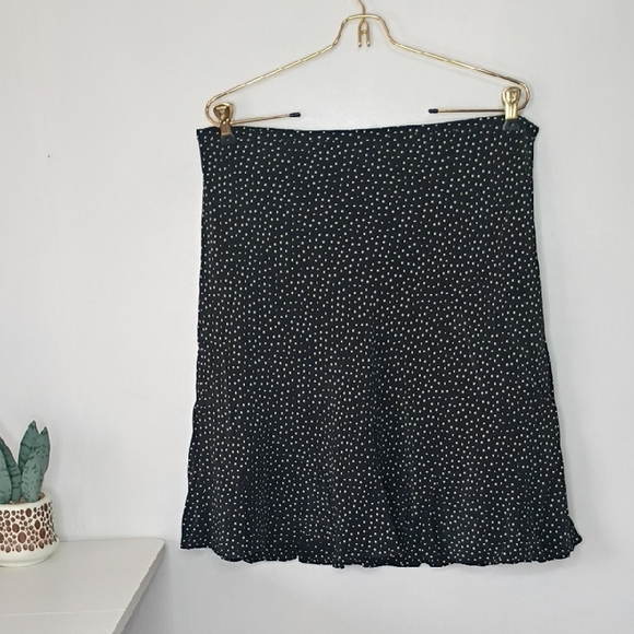 LOFT Dresses & Skirts - Ann Taylor LOFT Black White Polka Dot Silk Midi Skirt Size 12 Ruffled Hem 100%